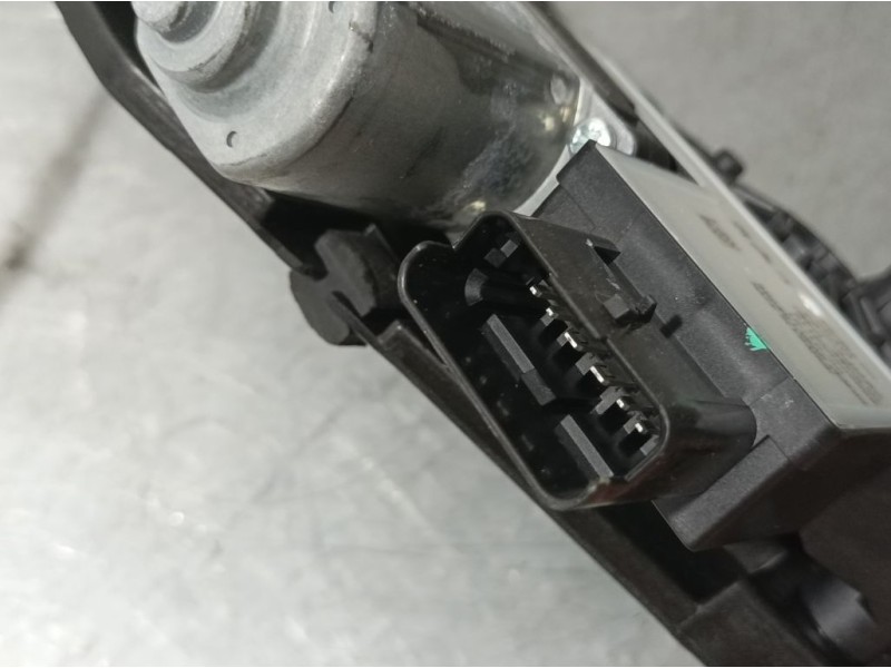 Recambio de elevalunas delantero izquierdo para citroën c4 1.2 12v e-thp pure tech referencia OEM IAM 9832821680  ELECTRICO 6 PI