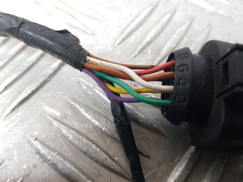 Recambio de retrovisor derecho para seat arona style edition referencia OEM IAM 6F1857508AC 2 CLAVIJA DE 2 Y 8 CABLES ELECTRICO