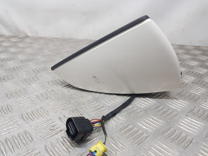 Recambio de retrovisor derecho para seat arona style edition referencia OEM IAM 6F1857508AC 2 CLAVIJA DE 2 Y 8 CABLES ELECTRICO