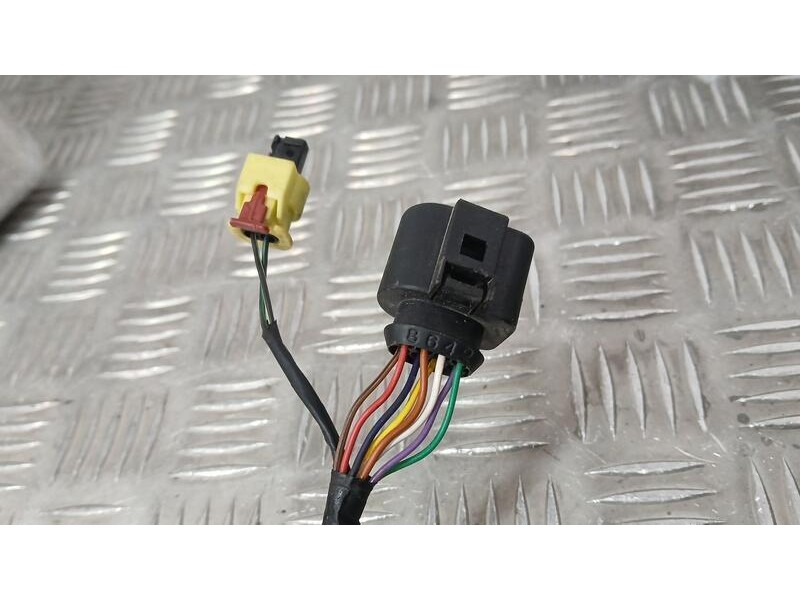 Recambio de retrovisor izquierdo para seat arona style edition referencia OEM IAM 6F1857507AC ELECTRICO 8 Y 2 CABLES 