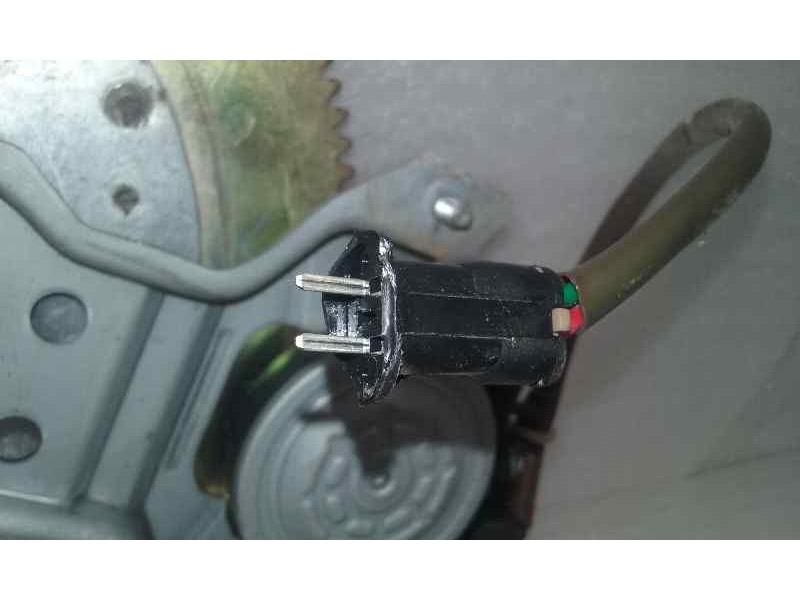 Recambio de elevalunas trasero derecho para kia carens 1.6 lx referencia OEM IAM CLAVIJA ROTA 2 PINS ELECTRICO