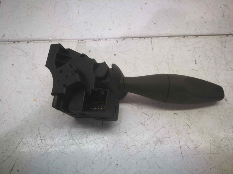 Recambio de mando intermitentes para ford fiesta (cbk) ambiente referencia OEM IAM 1S7T13335AE  