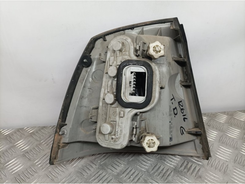 Recambio de piloto trasero derecho para opel astra g berlina comfort referencia OEM IAM 13110931  ROZADO