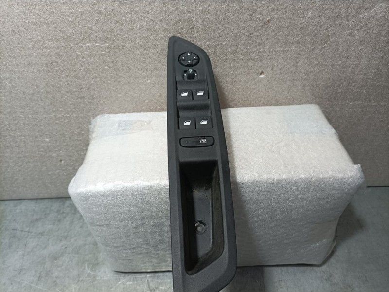 Recambio de mando elevalunas delantero izquierdo para citroën c4 1.2 12v e-thp pure tech referencia OEM IAM 96788264ZD 100255511