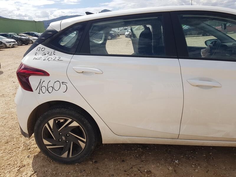 Recambio de puerta trasera derecha para hyundai i20 iii (bc3, bi3) 1.0 t-gdi referencia OEM IAM 77004Q0000  