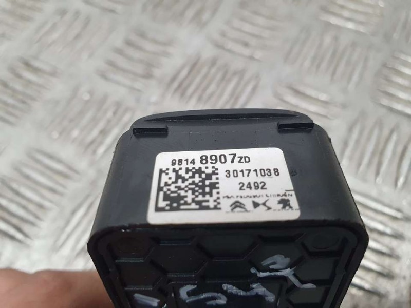 Recambio de mando elevalunas delantero izquierdo para citroën c3 feel referencia OEM IAM 98148907ZD 30171038 