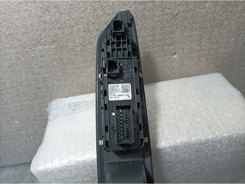 Recambio de mando elevalunas delantero izquierdo para citroën c4 1.2 12v e-thp pure tech referencia OEM IAM 96788264ZD 100255511