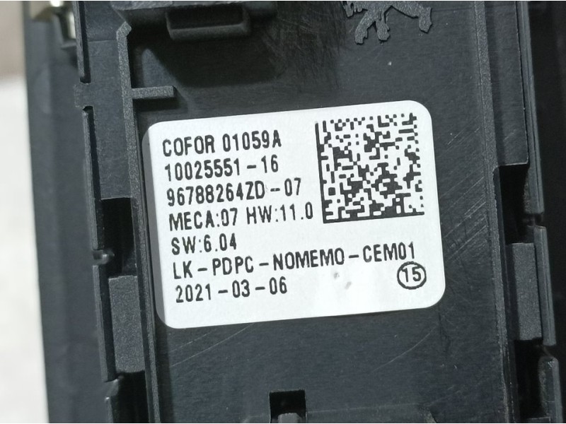 Recambio de mando elevalunas delantero izquierdo para citroën c4 1.2 12v e-thp pure tech referencia OEM IAM 96788264ZD 100255511