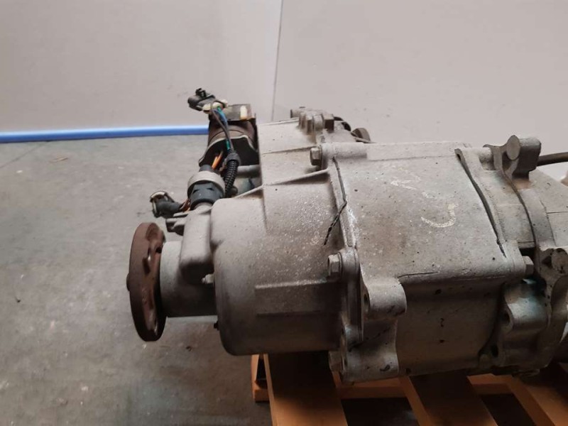 Recambio de caja transfer para ssangyong korando 2.3 gasolina 105kw referencia OEM IAM 3200005003  