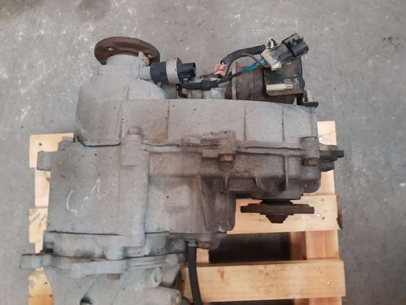 Recambio de caja transfer para ssangyong korando 2.3 gasolina 105kw referencia OEM IAM 3200005003  