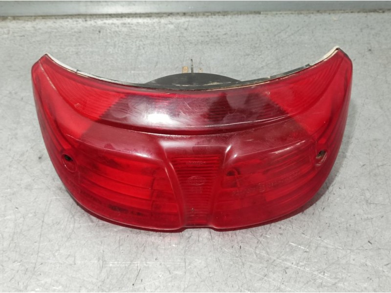 Recambio de piloto trasero central para peugeot trekker / tkr tkr´´streetboard´´ referencia OEM IAM   