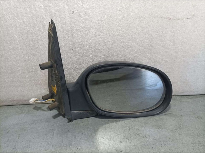 Recambio de retrovisor derecho para ssangyong korando 2.3 gasolina 105kw referencia OEM IAM   ELECTRICO 3 CABLES