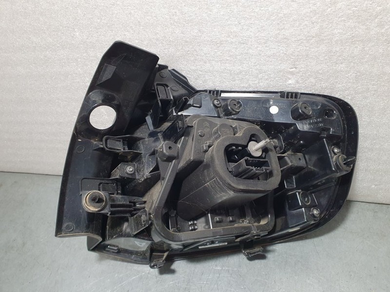 Recambio de piloto trasero izquierdo para citroën c4 1.2 12v e-thp pure tech referencia OEM IAM 9831100280  EXTERIOR