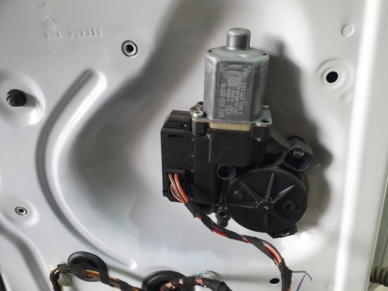 Recambio de elevalunas trasero izquierdo para volkswagen polo (6c1) comfortline bluemotion referencia OEM IAM 6R4839461G  ELECTR