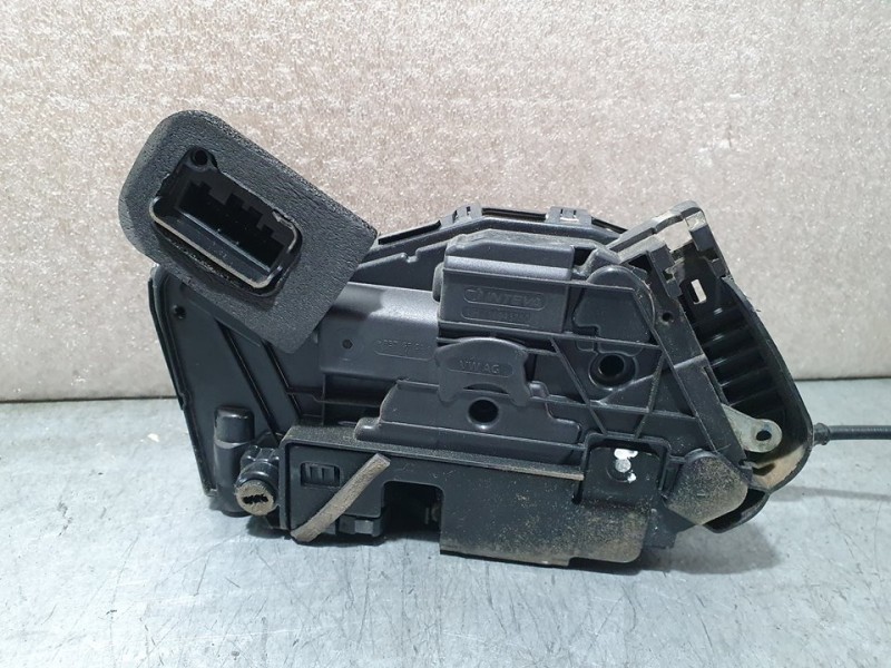 Recambio de cerradura puerta trasera izquierda para volkswagen tiguan advance bmt referencia OEM IAM 5NA839015E  7 PINES