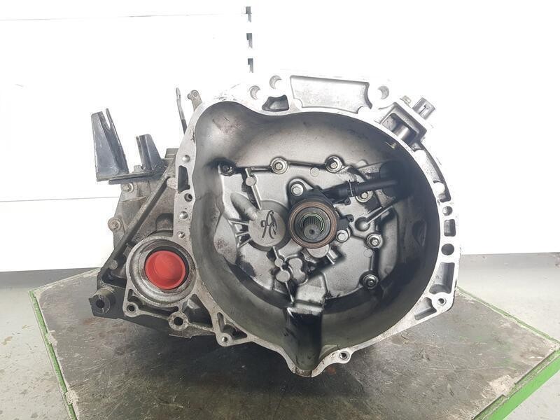 Recambio de caja cambios para nissan micra (k12e) acenta referencia OEM IAM JH3103 C754846 5VELOCIDADES
