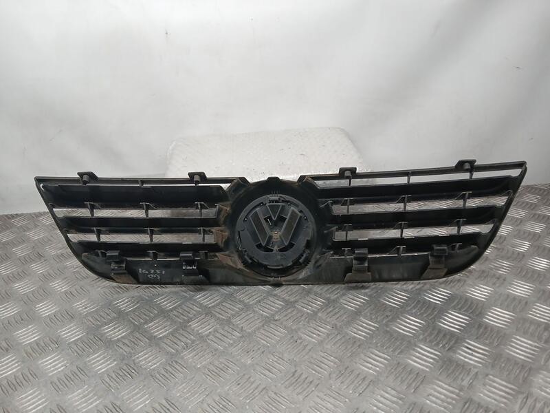 Recambio de rejilla delantera para volkswagen polo sport referencia OEM IAM 6Q0653653E  