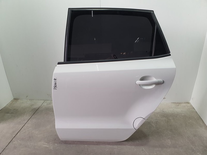 Recambio de puerta trasera izquierda para volkswagen polo (6c1) comfortline bluemotion referencia OEM IAM 6R4833055J  TOCADA