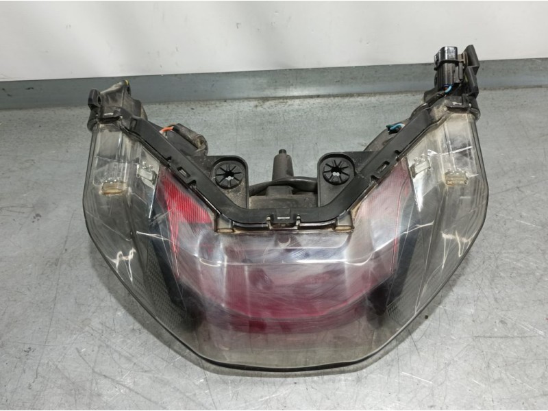 Recambio de piloto trasero central para honda sh 125i sh 125i referencia OEM IAM   