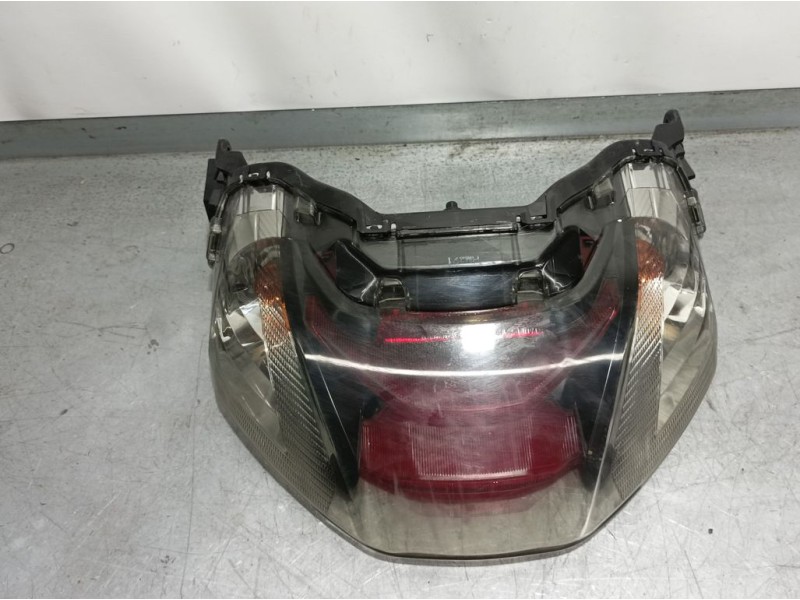 Recambio de piloto trasero central para honda sh 125i sh 125i referencia OEM IAM   