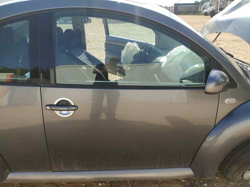 Recambio de puerta delantera derecha para volkswagen new beetle (9c1/1c1) 1.9 tdi referencia OEM IAM 1C0831052N  POCO TOCADA