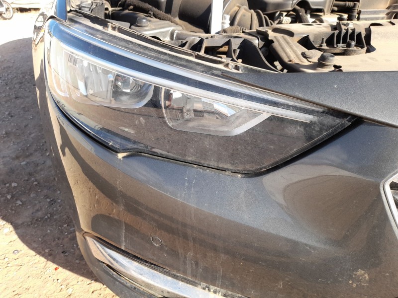 Recambio de faro derecho para opel insignia b grand sport (z18) 1.5 (68) referencia OEM IAM 39210098  