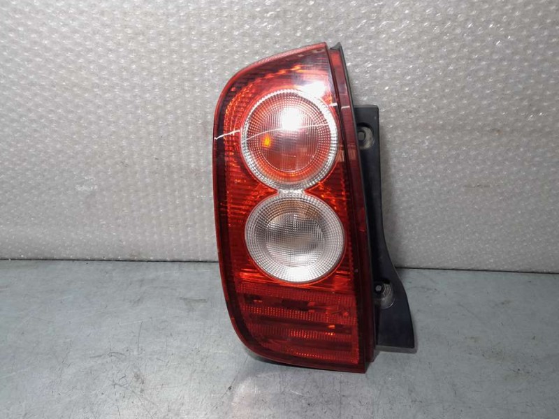 Recambio de piloto trasero izquierdo para nissan micra (k12e) acenta referencia OEM IAM B6555AX720  