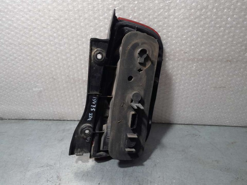 Recambio de piloto trasero izquierdo para nissan micra (k12e) acenta referencia OEM IAM B6555AX720  