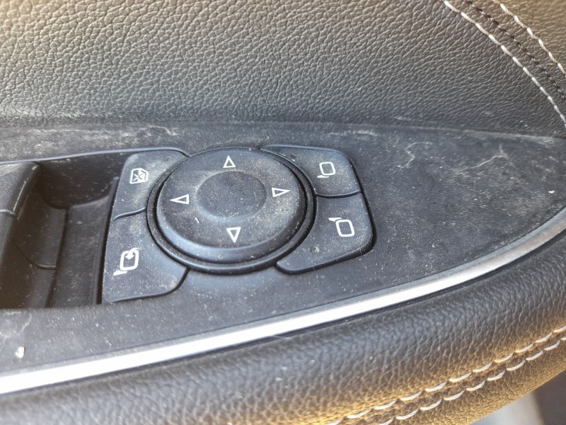 Recambio de mando elevalunas delantero izquierdo para opel insignia b grand sport (z18) 1.5 (68) referencia OEM IAM YR005163YX  