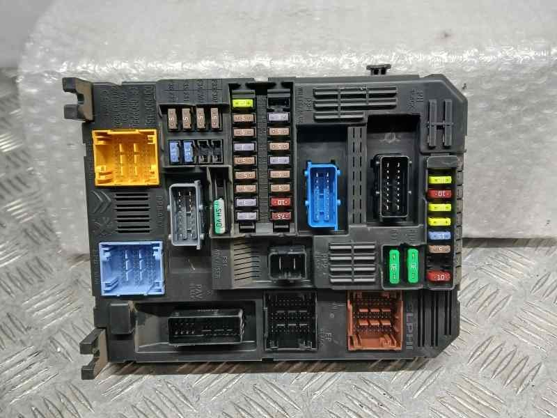 Recambio de caja reles / fusibles para citroën jumpy furgon club xl referencia OEM IAM 9822745880 2431840228 