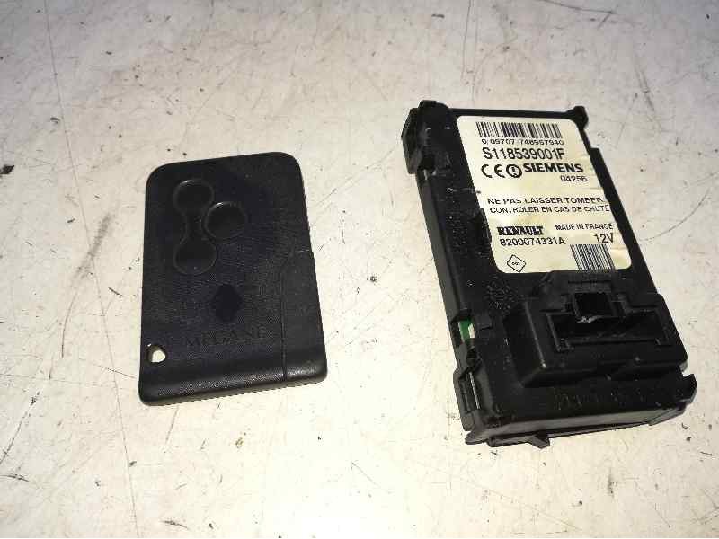 Recambio de clausor de tarjeta para renault megane ii familiar authentique confort referencia OEM IAM S118539001F 8200074331A SI