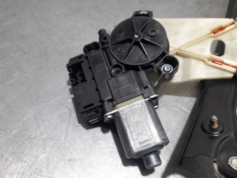 Recambio de elevalunas delantero izquierdo para volkswagen polo (6c1) trendline referencia OEM IAM SIN REF  ELECTRICO 8 PINES