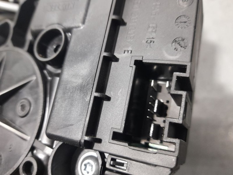 Recambio de elevalunas delantero izquierdo para volkswagen polo (6c1) trendline referencia OEM IAM SIN REF  ELECTRICO 8 PINES