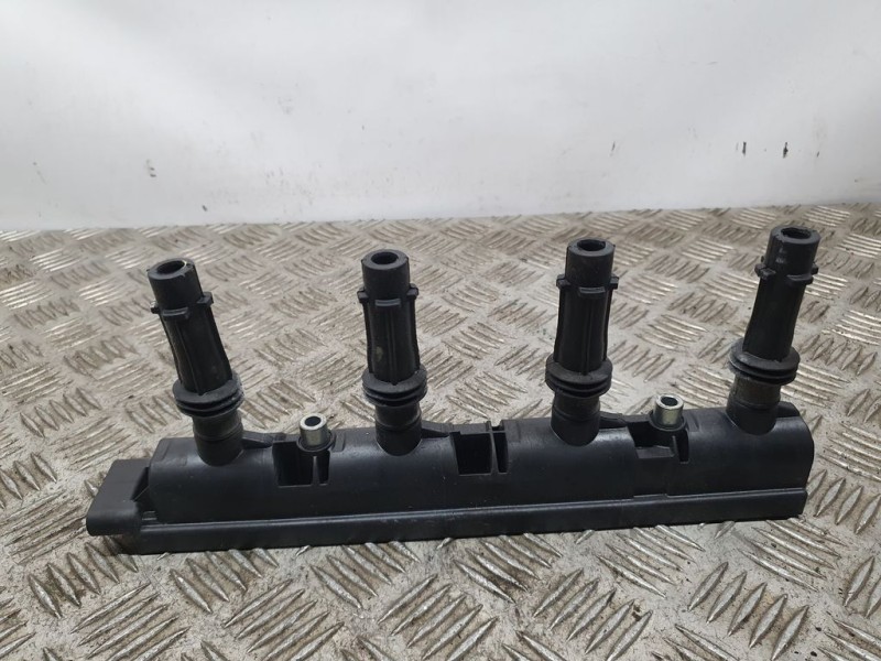 Recambio de bobina encendido para opel corsa e edition referencia OEM IAM GM25198623 19005362 DELPHI
