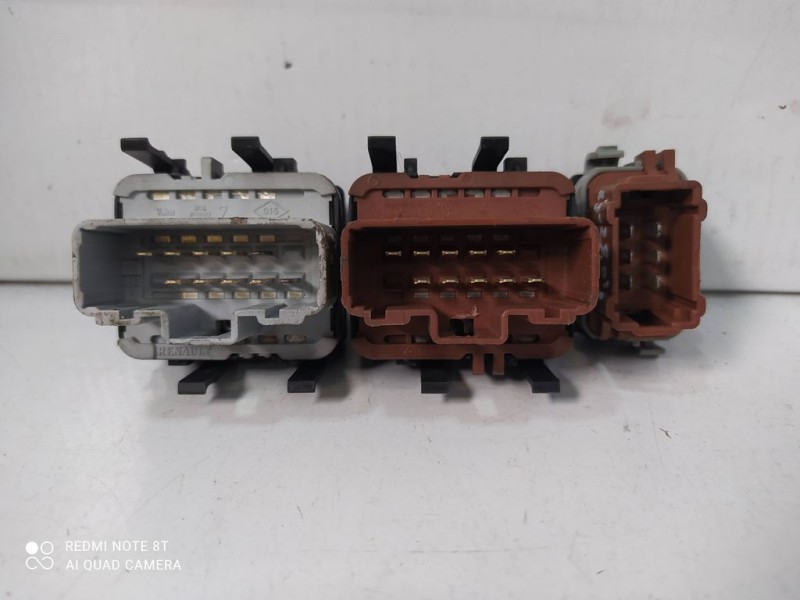 Recambio de mando elevalunas delantero izquierdo para renault megane ii familiar authentique confort referencia OEM IAM   