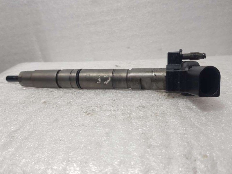 Recambio de inyector para volkswagen scirocco (137) 2.0 tdi referencia OEM IAM 03L130277  