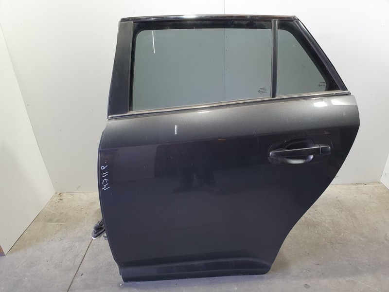 Recambio de puerta trasera izquierda para toyota avensis touring sports advance referencia OEM IAM 6700405180  