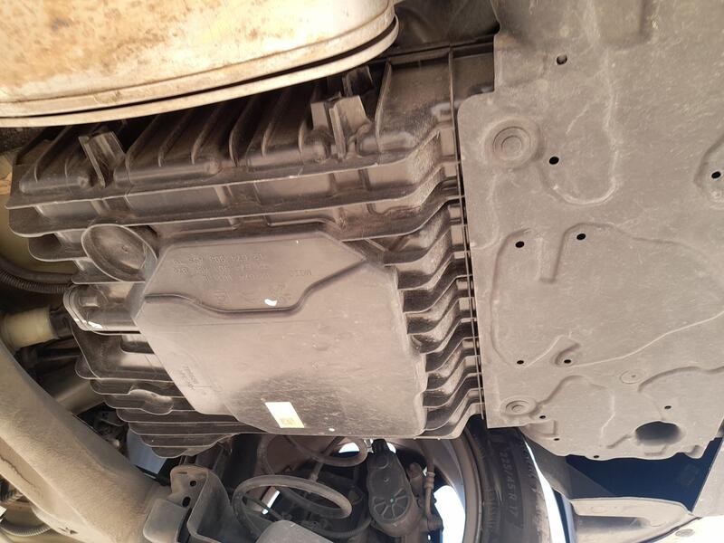 Recambio de deposito adblue para peugeot 308 ii (lb_, lp_, lw_, lh_, l3_) 2.0 bluehdi 150 referencia OEM IAM 9813676180  