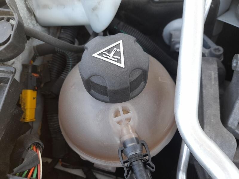 Recambio de deposito expansion para peugeot 308 ii (lb_, lp_, lw_, lh_, l3_) 2.0 bluehdi 150 referencia OEM IAM 9678125880  