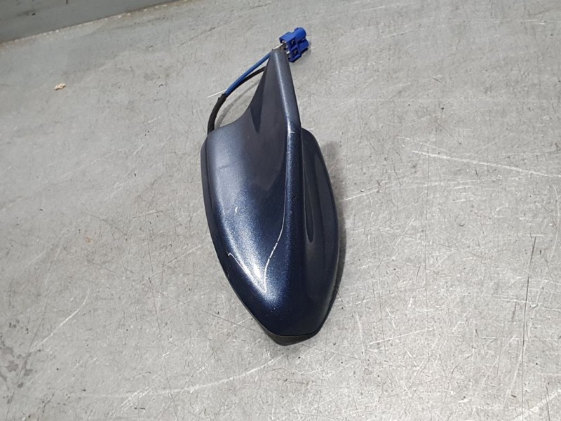 Recambio de antena para ford focus st-line referencia OEM IAM HS7T19K351BB  