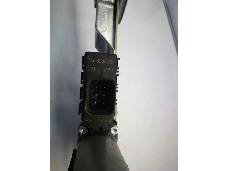 Recambio de elevalunas delantero derecho para opel astra h berlina cosmo referencia OEM IAM 93178696 6 PINS 13101481