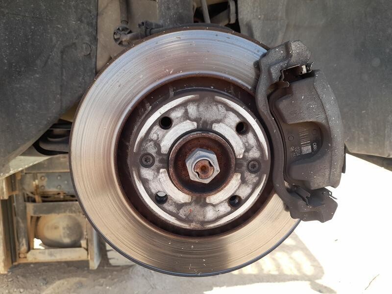 Recambio de mangueta delantera derecha para citroën c3 iii (sx) 1.2 vti 82 referencia OEM IAM 1607557580  