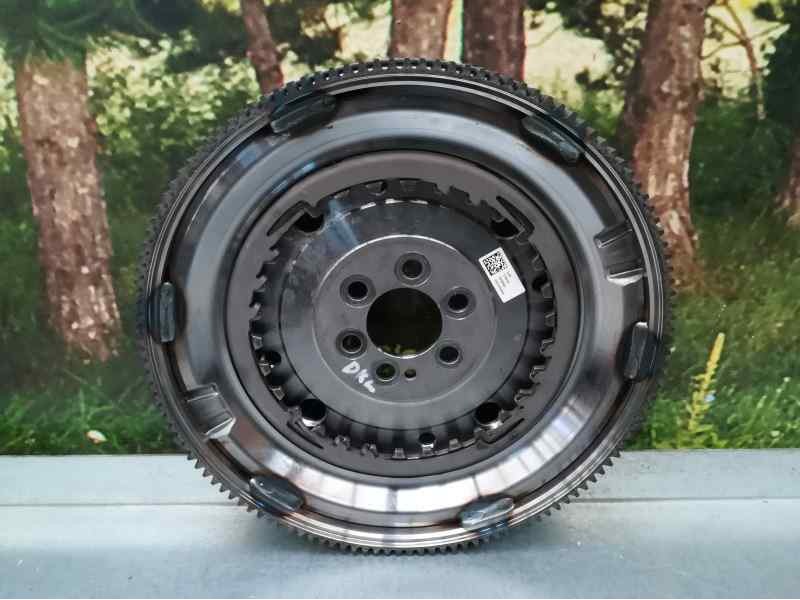 Recambio de volante motor para volkswagen polo 1.0 tsi referencia OEM IAM 04C105266F  LUK