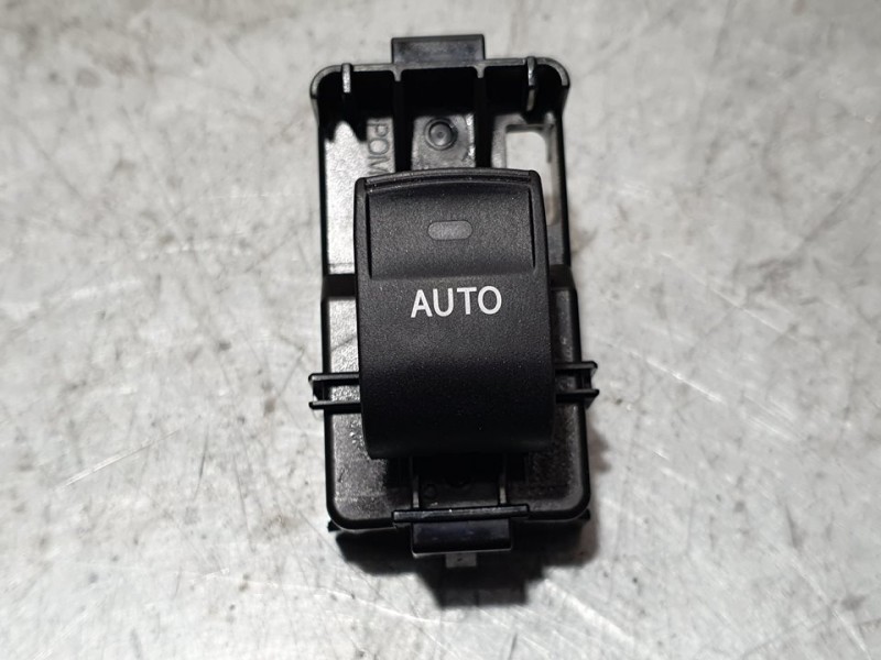 Recambio de mando elevalunas delantero derecho para toyota auris active referencia OEM IAM 8481002130  