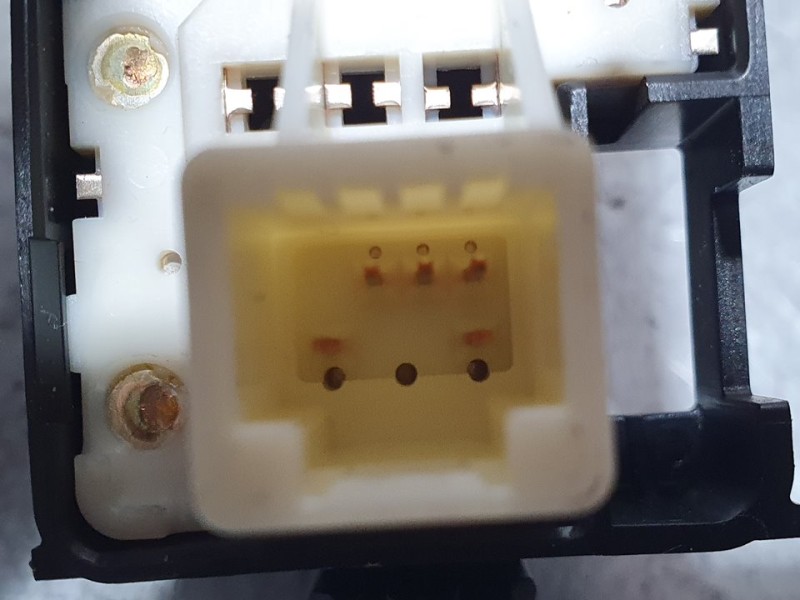 Recambio de mando elevalunas delantero derecho para toyota auris active referencia OEM IAM 8481002130  