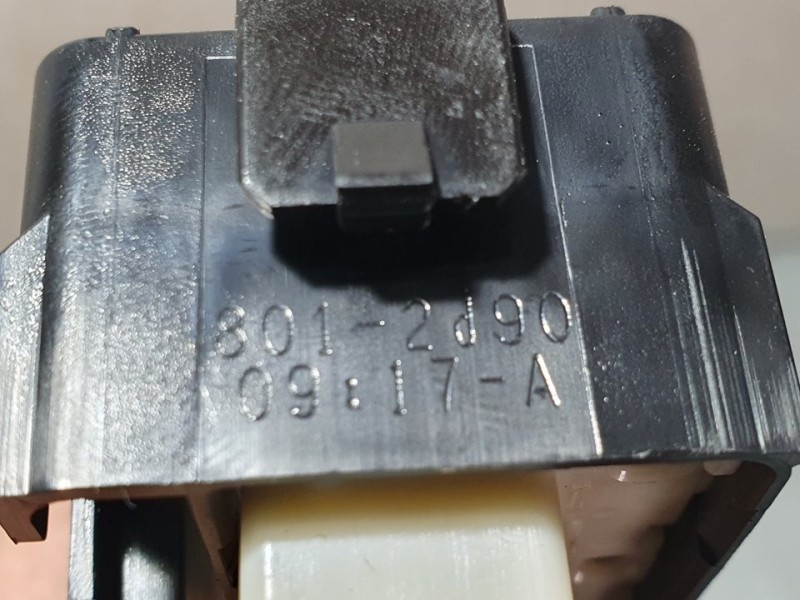 Recambio de mando elevalunas delantero derecho para toyota auris active referencia OEM IAM 8481002130  