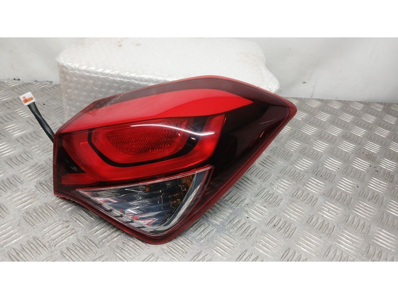 Recambio de piloto trasero derecho exterior para hyundai i20 ii (gb, ib) 1.2 referencia OEM IAM 92402C8000 ROZADO 