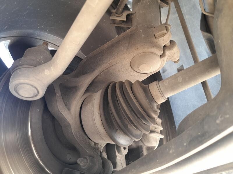 Recambio de mangueta delantera izquierda para citroën c3 iii (sx) 1.2 vti 82 referencia OEM IAM 1607557480  