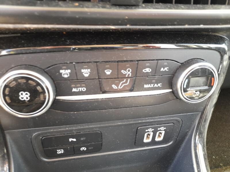 Recambio de mando climatizador para ford ecosport 1.5 ecoblue tdci referencia OEM IAM 2422179  