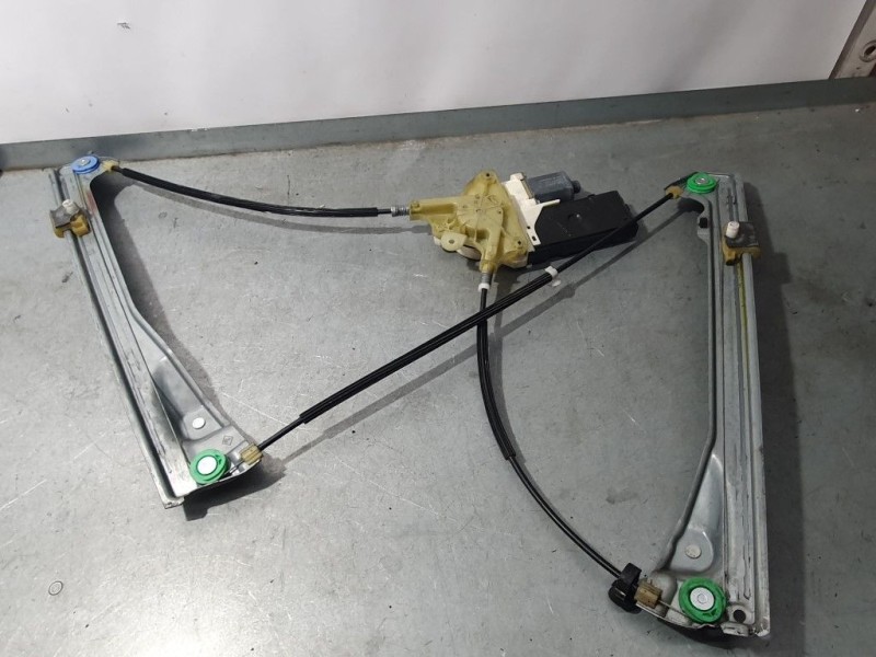 Recambio de elevalunas delantero derecho para renault laguna grandtour iii dynamique referencia OEM IAM 807000002R  ELECTRICO